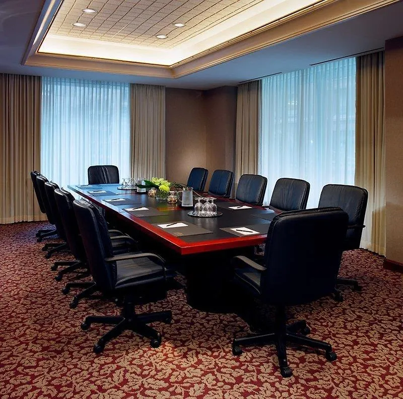 Hotel Cambridge Suites Toronto