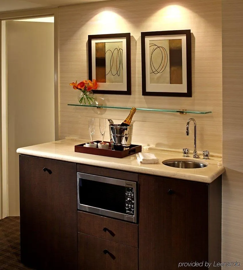 Hotel Cambridge Suites Toronto