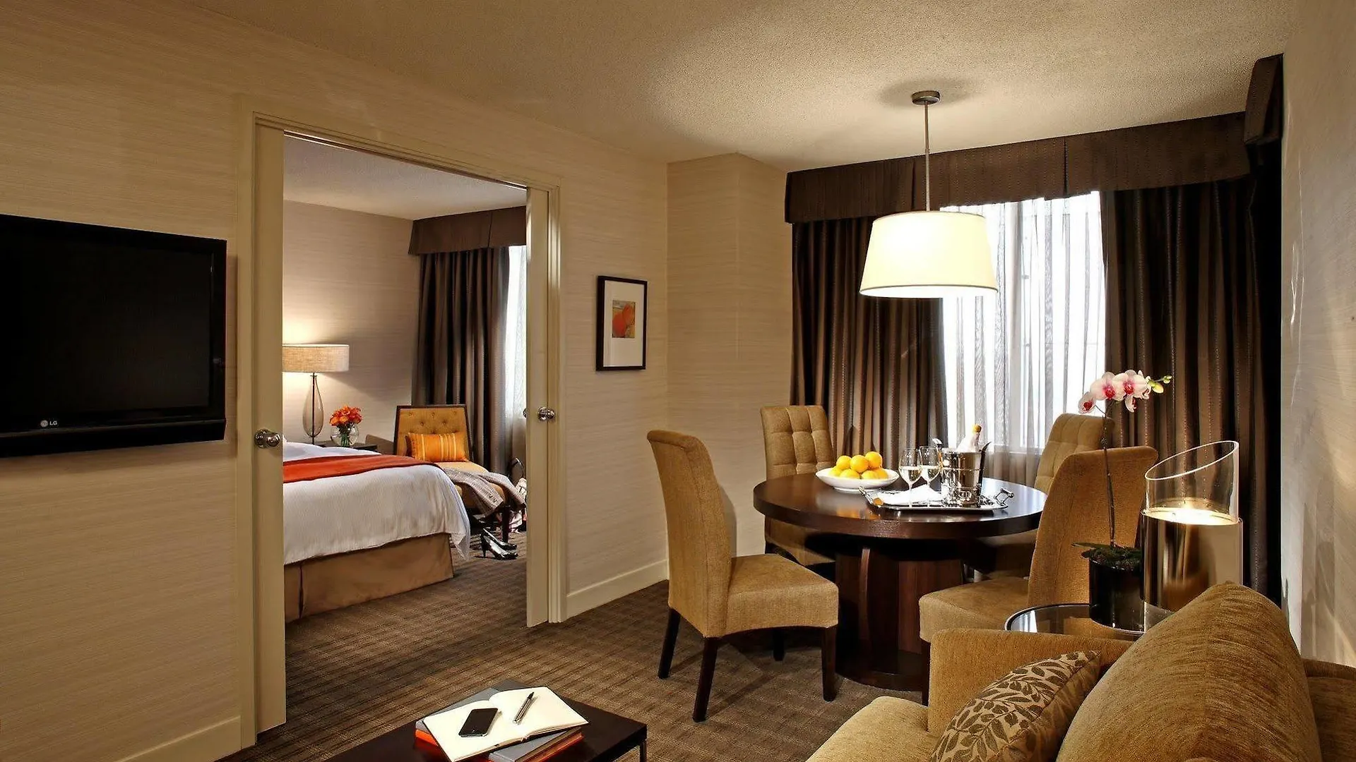 호텔 Cambridge Suites 토론토