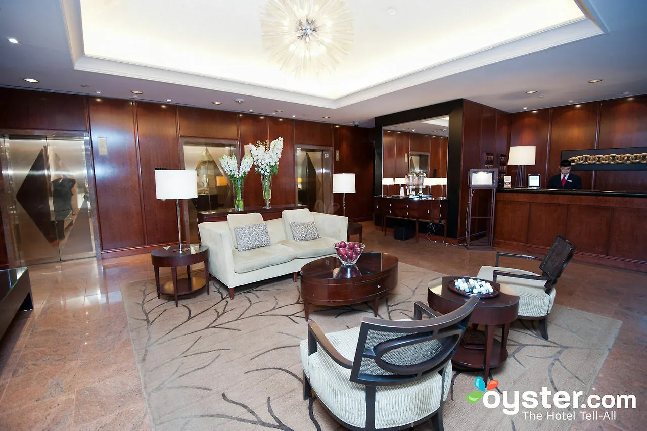 Cambridge Suites Toronto 4*,